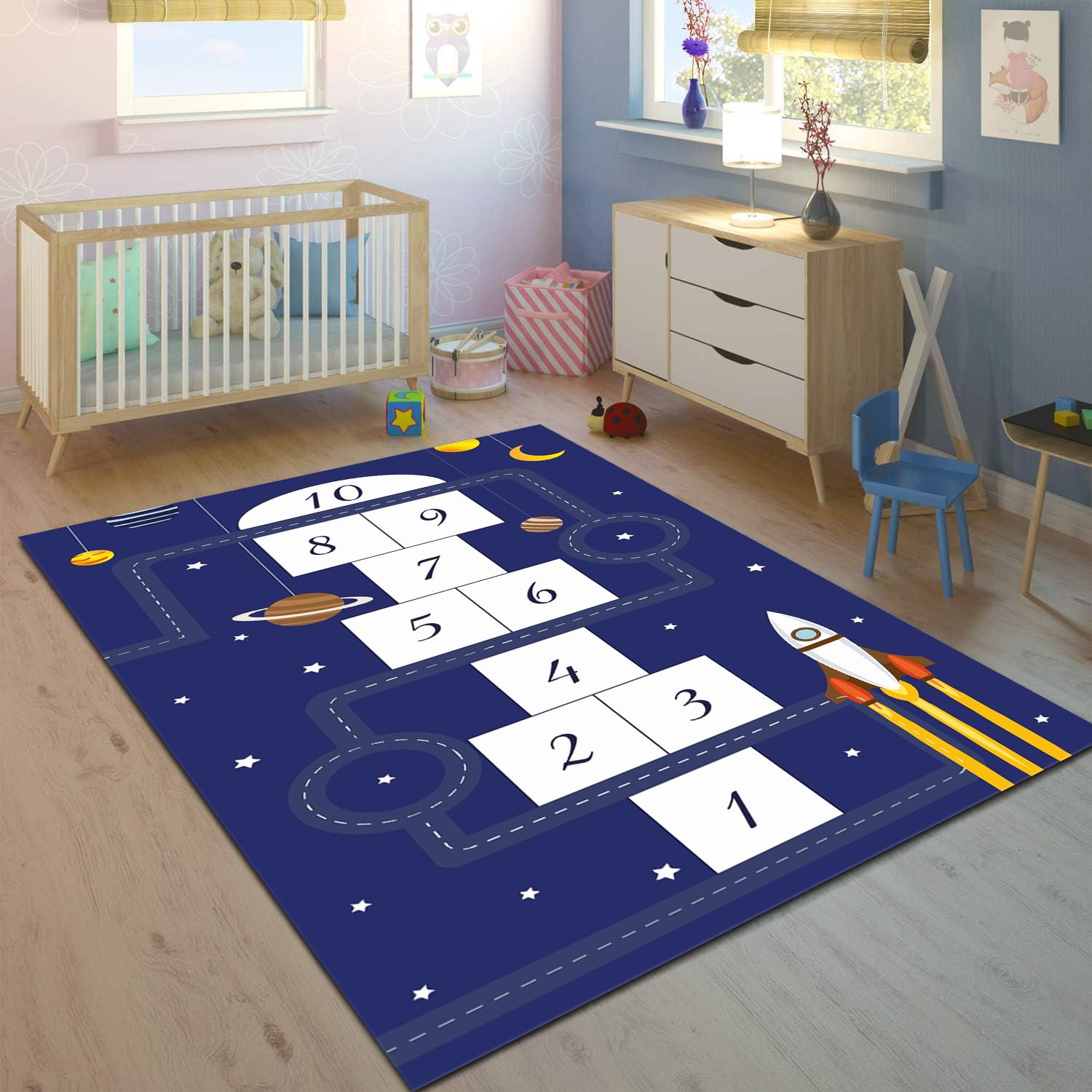 Minibabyrooms Uzay ve Seksek Desenli 8 mm Kalınlıkta Çocuk Odası Halısı